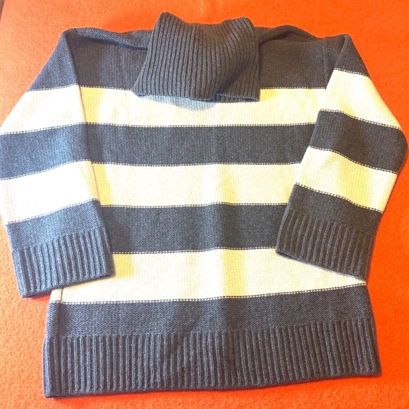 H&M Premium Label gray and cream stripe wool and cashmere turtleneck sweater NWT - Picture 14 of 14